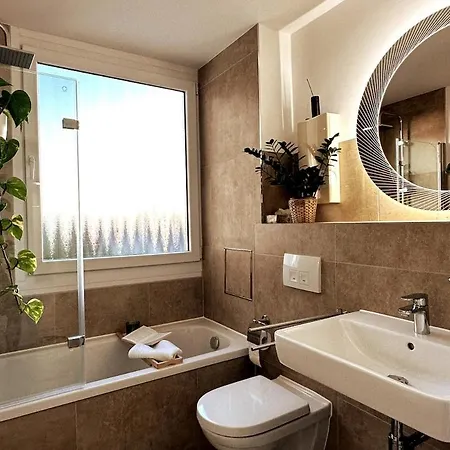 Stylish Apartment, Balcony, 2 Bedroom